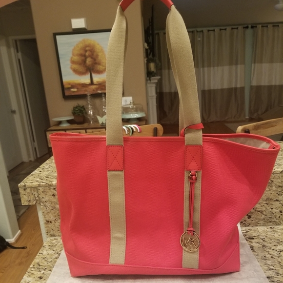 Michael Kors Handbags - Michael Kors Canvas Tote w/Medium Pouch